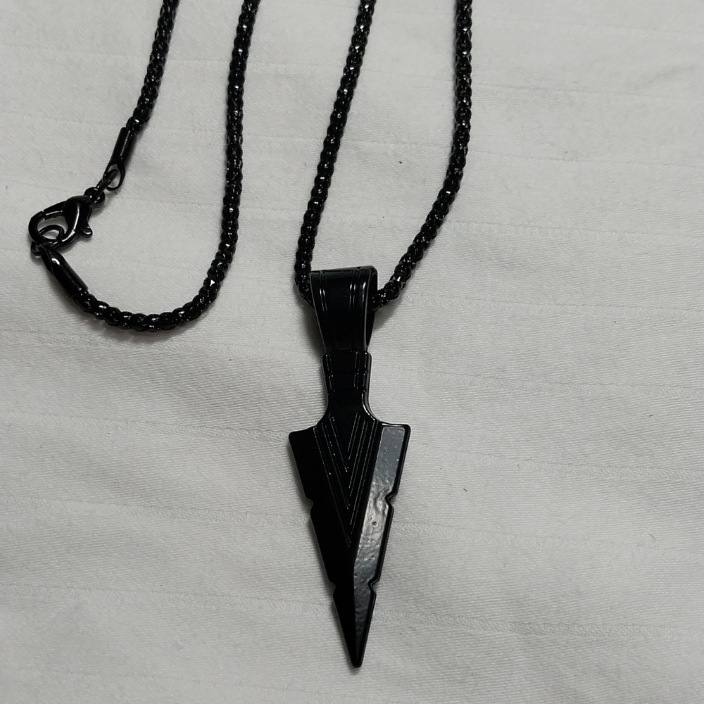 Long Black Arrow pendant Necklace